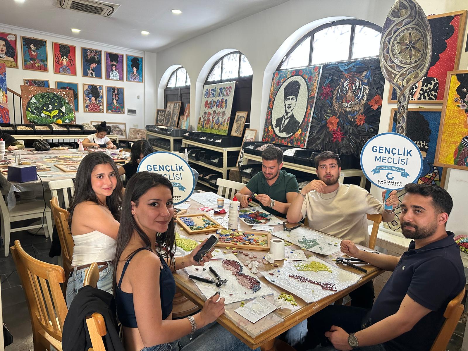 GENÇLİK MECLİSİ MOZAİK ATÖLYESİ ETKİNLİĞİ