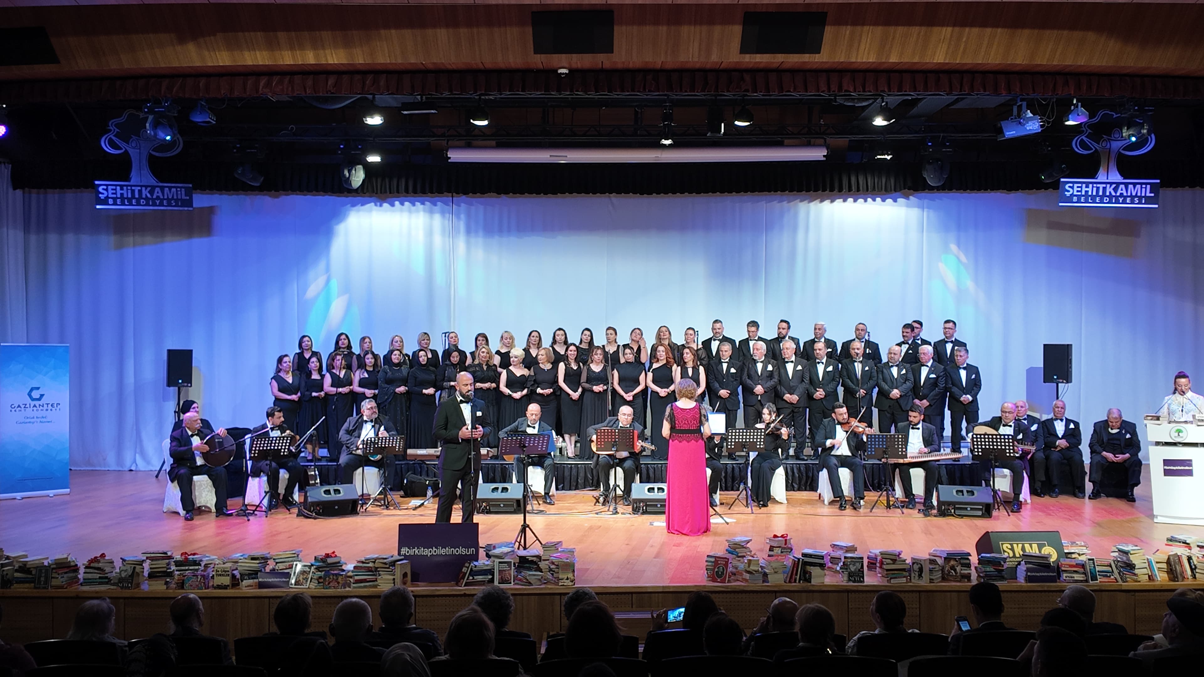 BİR KİTAP BİLETİN OLSUN PROGRAMI