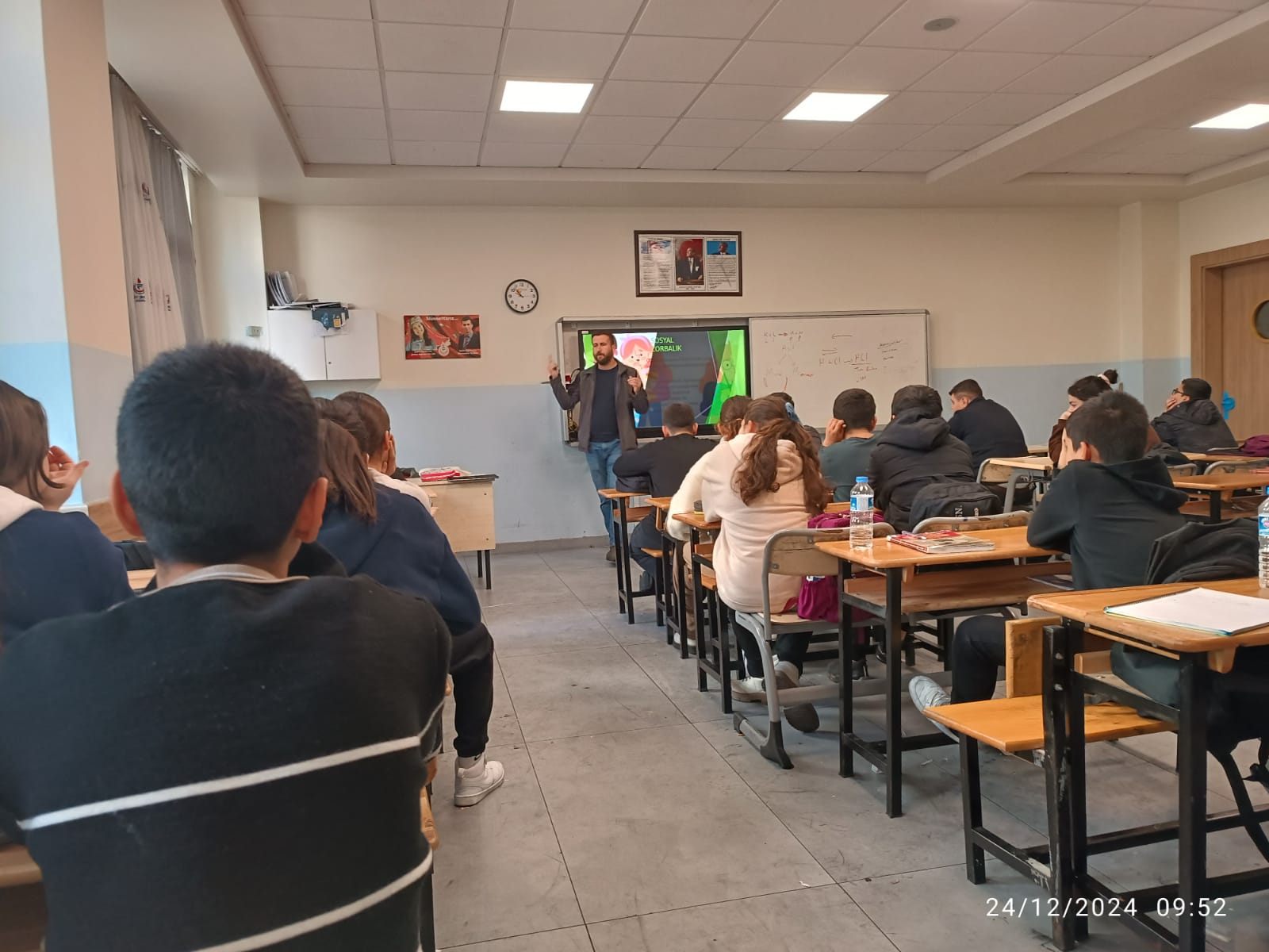 EĞİTİM ÇALIŞMA GRUBUNDAN AKRAN ZORBALIĞI EĞİTİMİ