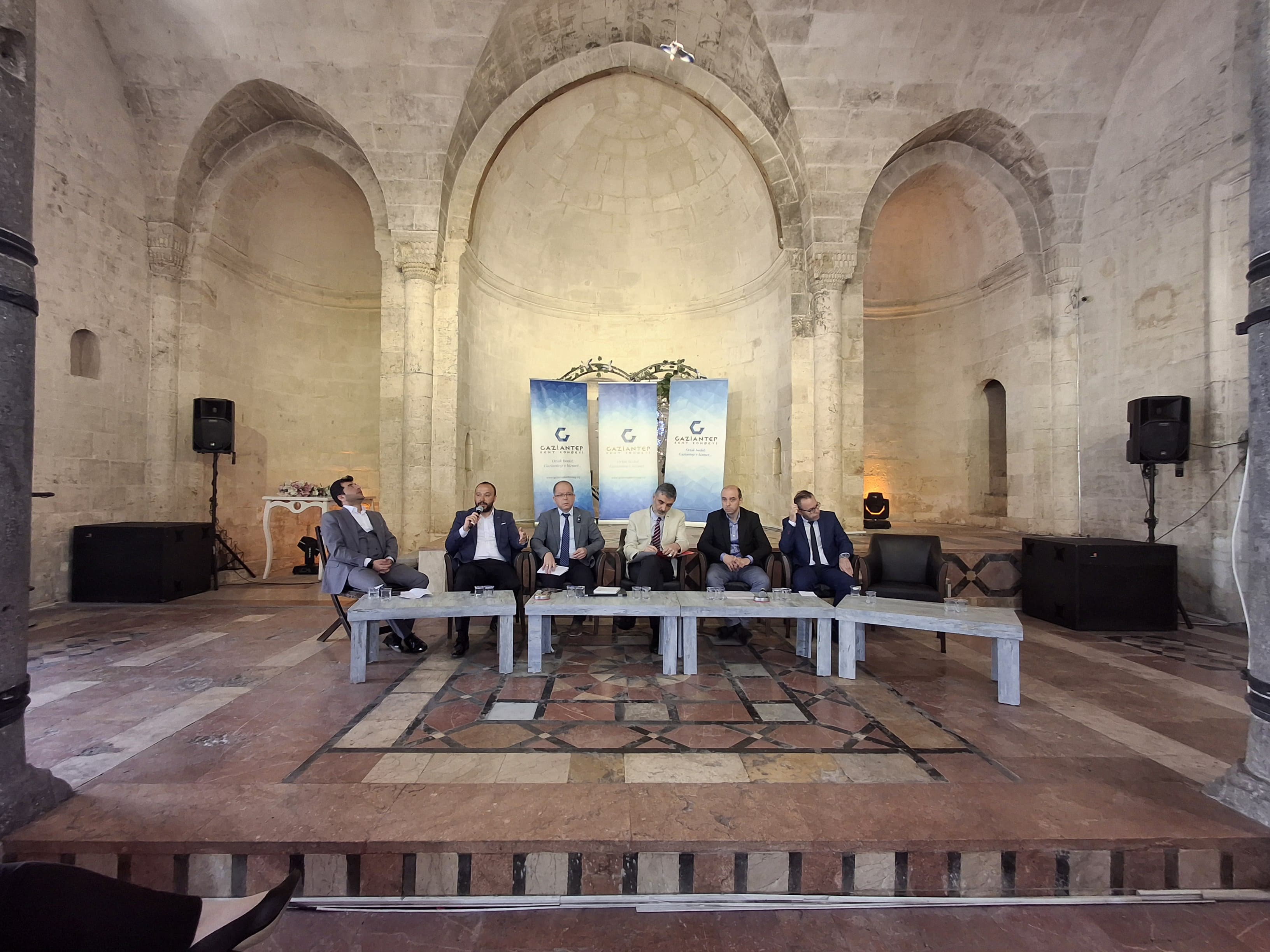 GAZİANTEP'TE İNANÇ TURİZMİ PANELİ